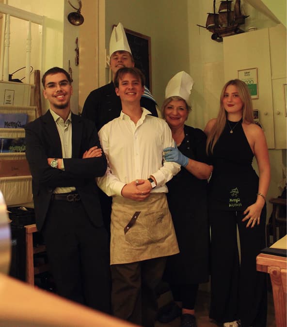 Team van Menny's Kitchen, Grieks restaurant in Den Haag
